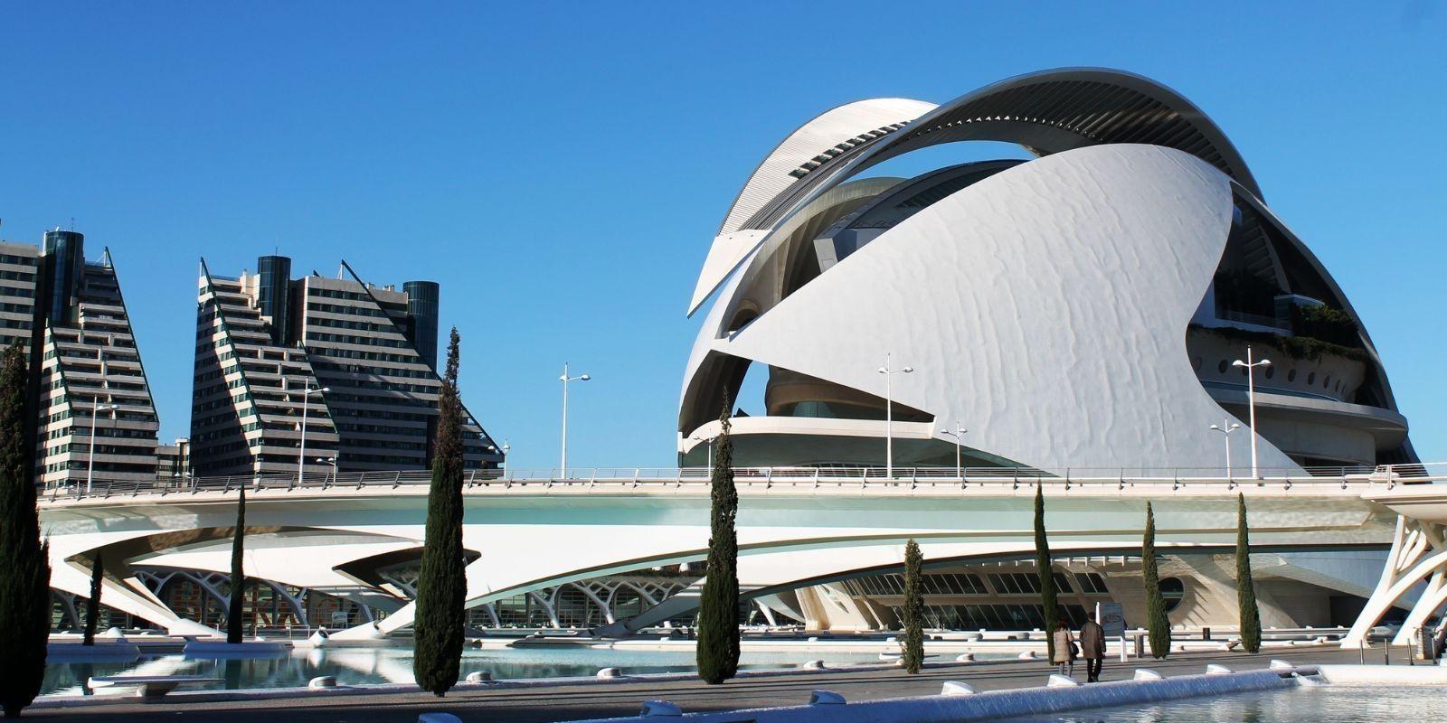 Ciudad de las Artes y las Ciencias: lujo vanguardista en Valencia 2025