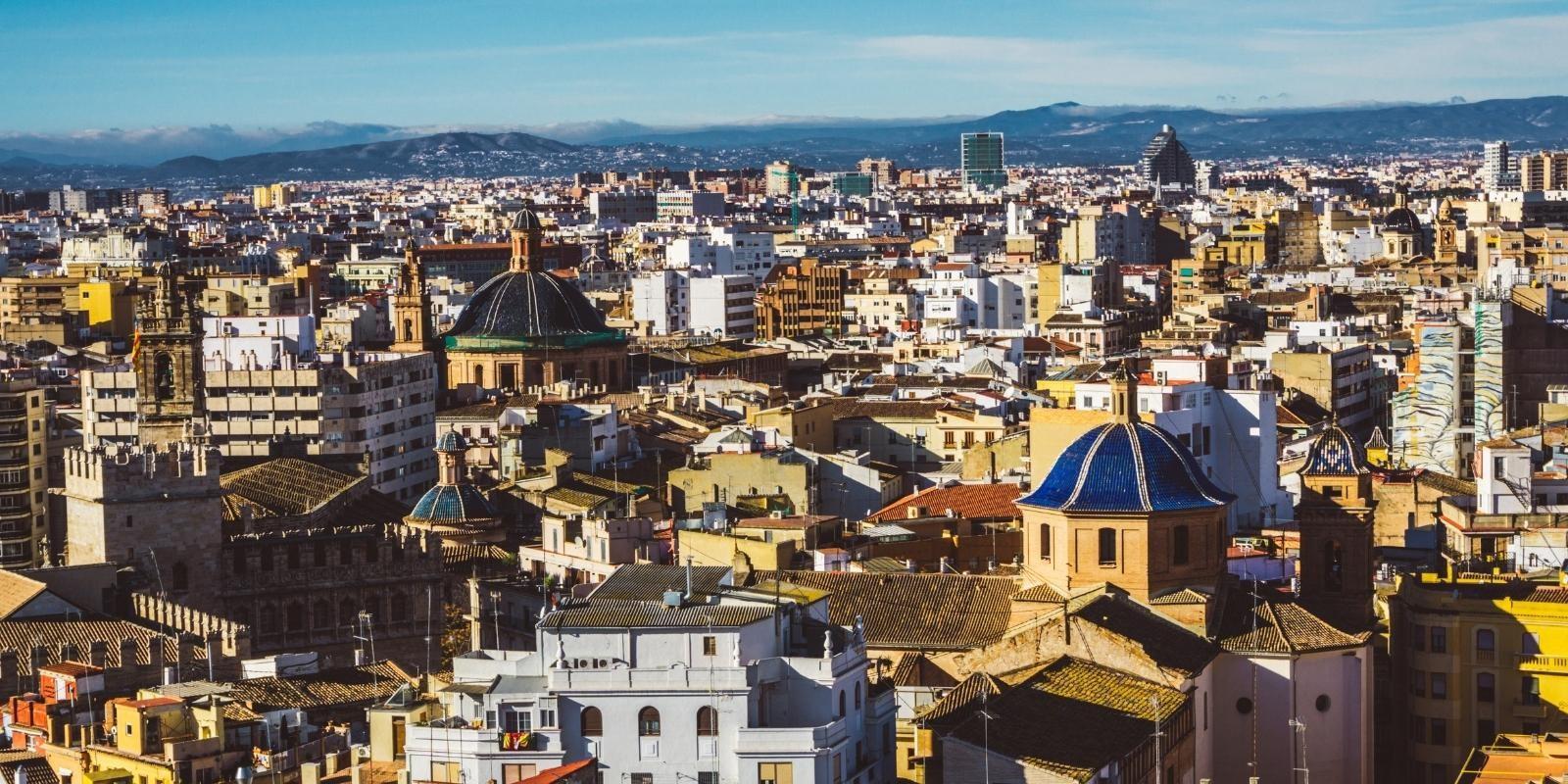 ¿Es L’Eixample Valencia el barrio donde la historia y el diseño se unen para elevar el valor de tu propiedad en 2025?